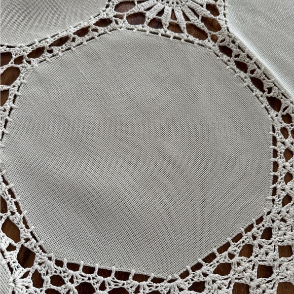 Tablecloth/runner - Picture 3 of 3